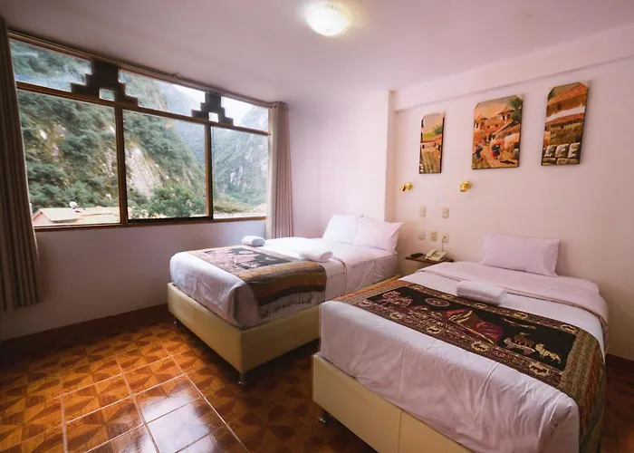 Hotel Paqariq 2*